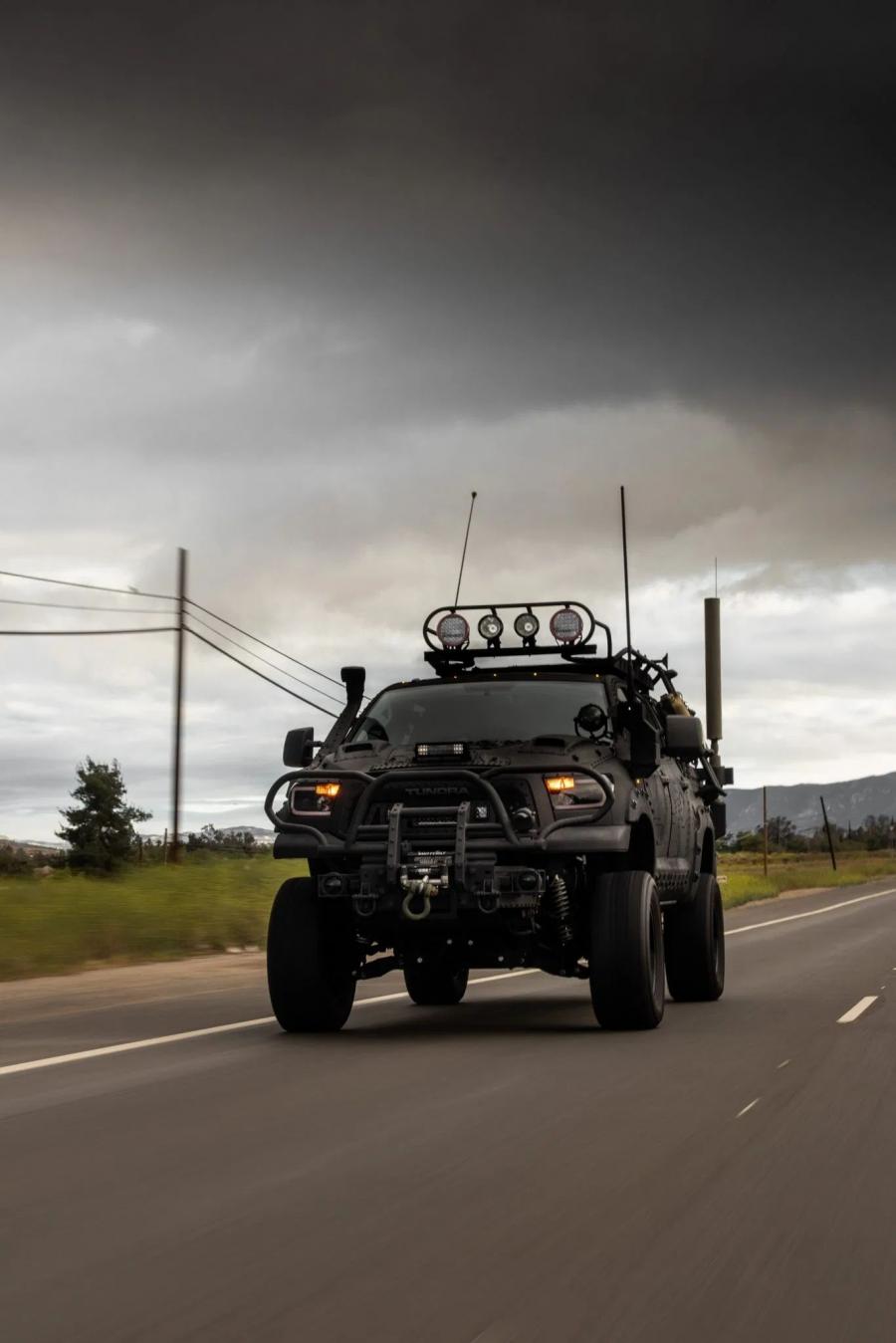  Toyota Tundra CrewMax 4x4 Zombie Apocalypse 2013 года  (фото 33 из 461)